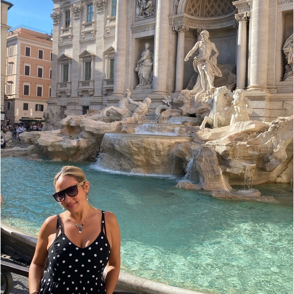 Meet your Posher, Monica - Picture 5 of 8